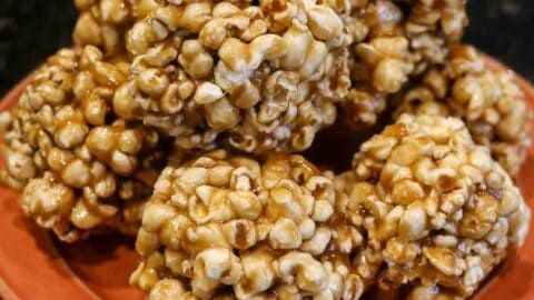 https://www.101cookingfortwo.com/wp-content/uploads/2011/06/Old-Fashion-Popcorn-Balls-2-480x270.jpg