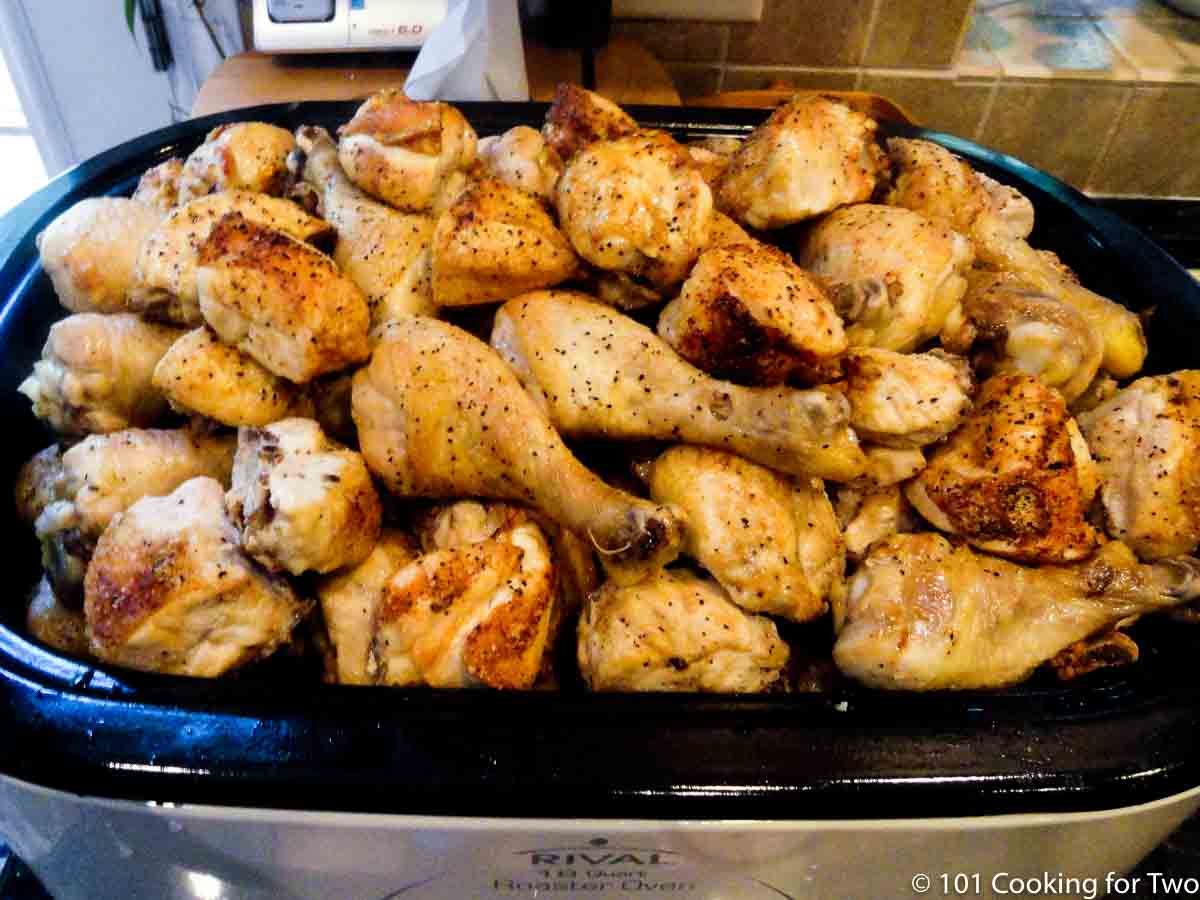 https://www.101cookingfortwo.com/wp-content/uploads/2011/06/roaster-full-of-cooked-chicken.jpg