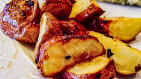 https://www.101cookingfortwo.com/wp-content/uploads/2018/03/Easy-Roasted-Red-Potatoes-2-480x270.jpg