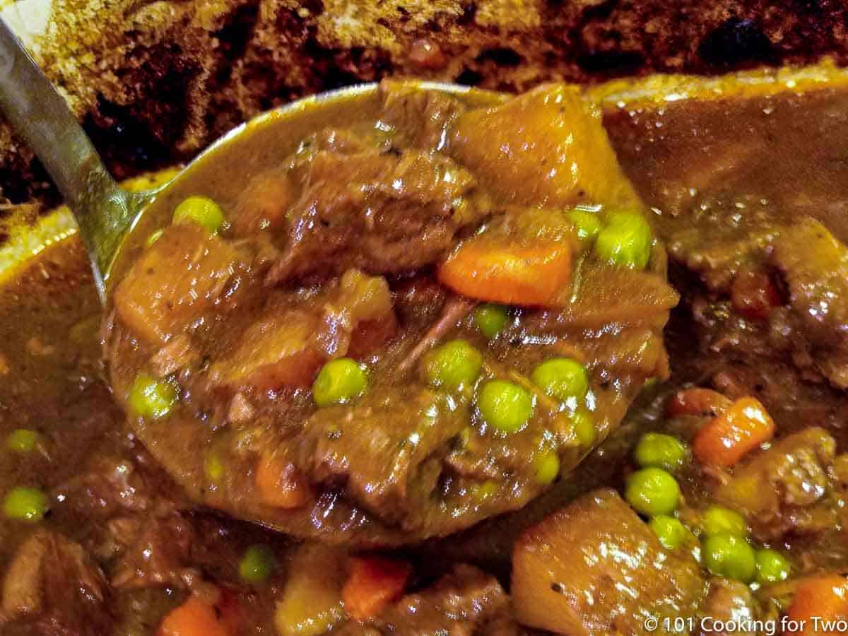 Crockpot Beef Stew {Healthy Slow Cooker Stew} –