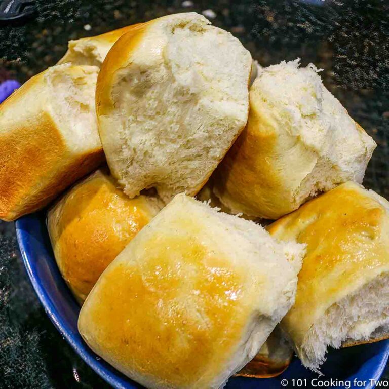 Quick And Easy Yeast Dinner Rolls 101 Cooking For Two 3208