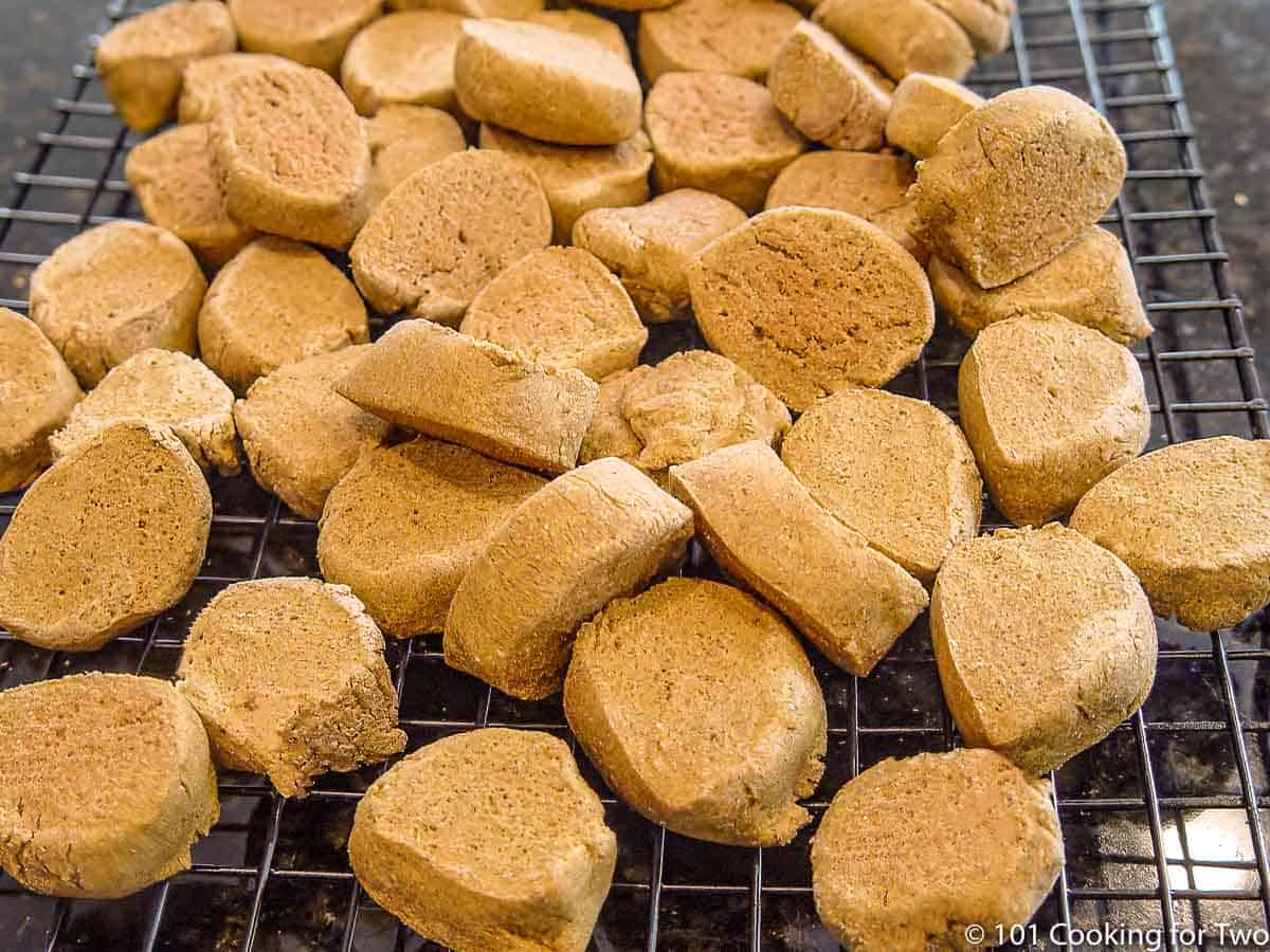 Use a Silicone Baking Mold to Make Frozen Dog Treats - Animal Behavior  College