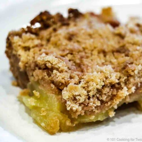 https://www.101cookingfortwo.com/wp-content/uploads/2022/09/apple-crisp-on-a-white-plate-500x500.jpg