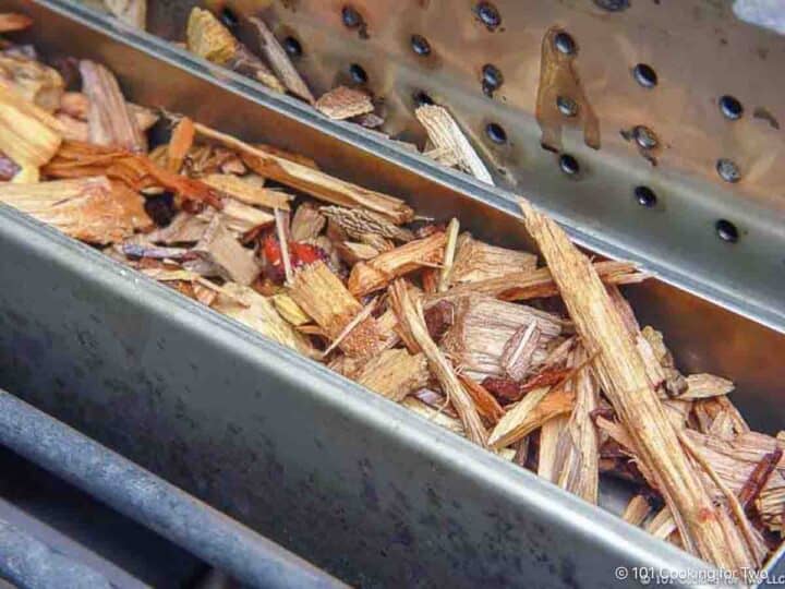 wood chips in smoker box.